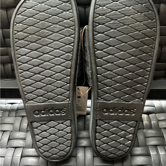 ADIDAS WOMENS ADILETTE COMFORT SLIDE SANDAL ALL BLACK SIZE 10 GX4303 NWT COMFY! - Picture 2 of 6